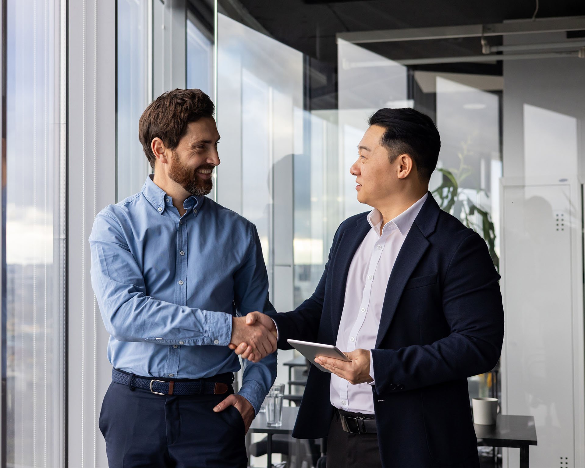 administrator-shaking-hands-with-agent